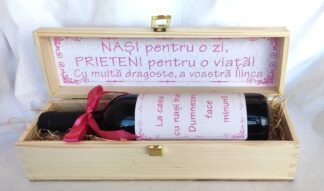 Cutie de vin personalizata cu mesaj pentru nasi